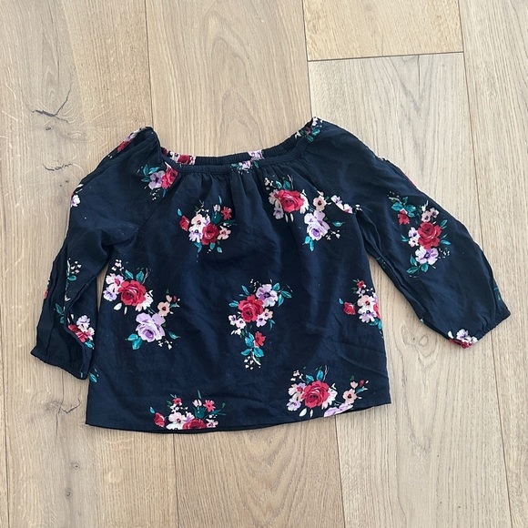 abercrombie kids Other - Abercrombie kids Floral Kids Top - Black with Red and Pink Flowers 9/10